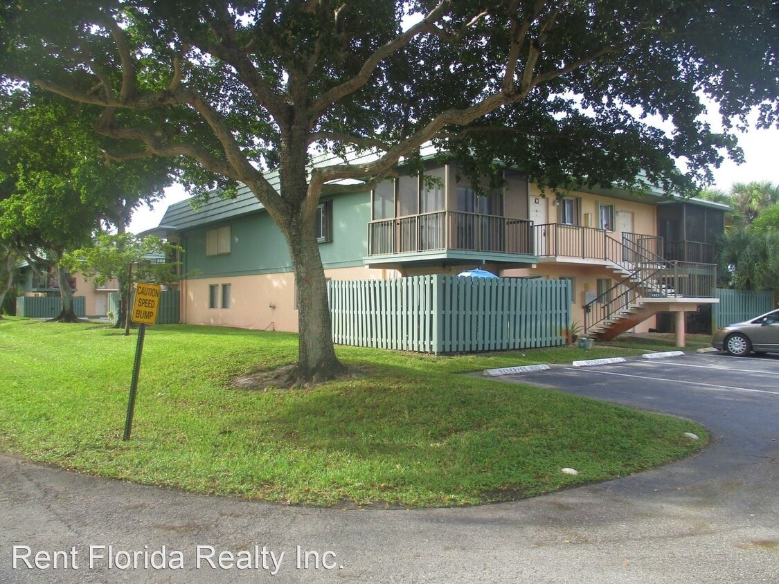 Primary Photo - 1823 Fairview Villas Dr