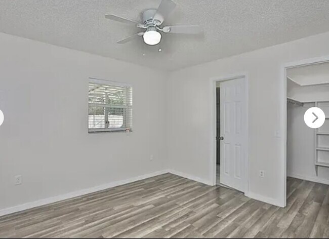 Building Photo - 4427 S Beneva Rd