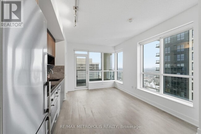 Photo du bâtiment - 7 Mabelle Ave