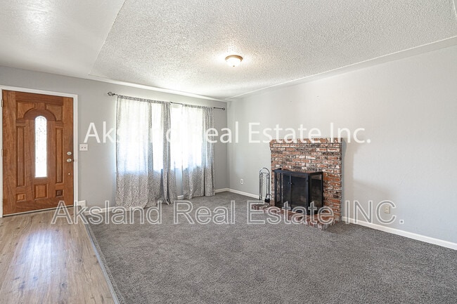Building Photo - 883 El Capitan Ave