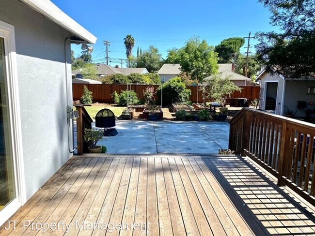 Building Photo - 3 br, 2 bath House - 2100 Ricardo Dr