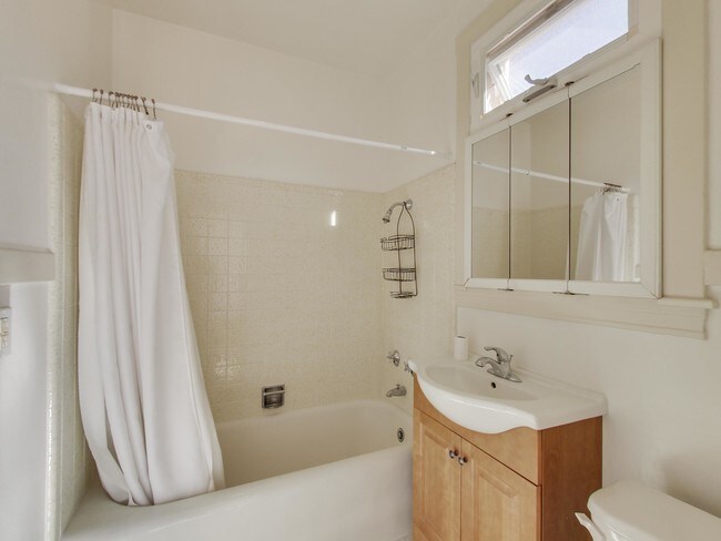 Foto del edificio - 2485 Chestnut St