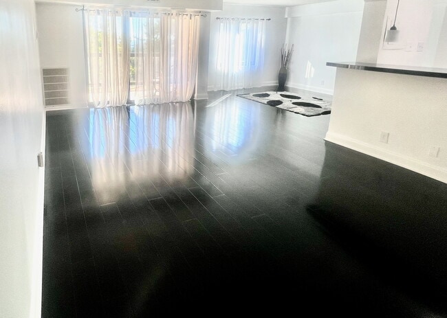 Foto del edificio - 309 Yoakum Pkwy