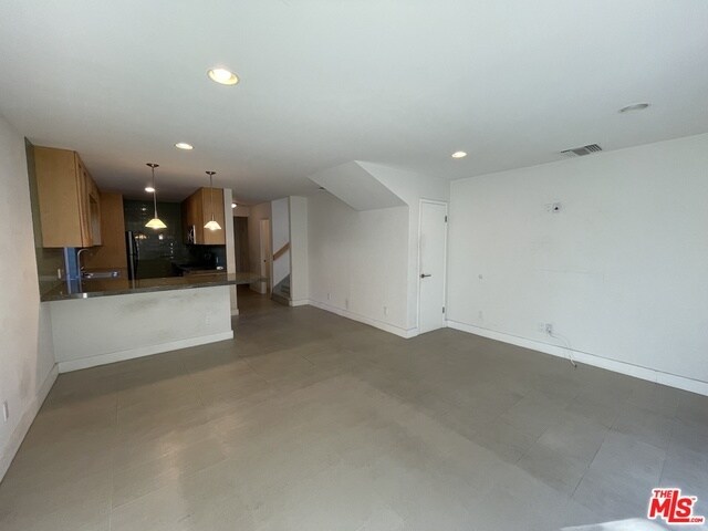 Building Photo - 3527 Dunn Dr