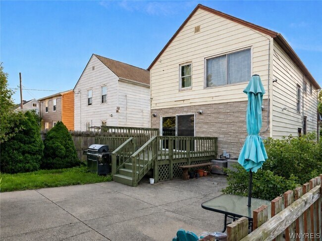Foto del edificio - 19 Hobmoor Ave