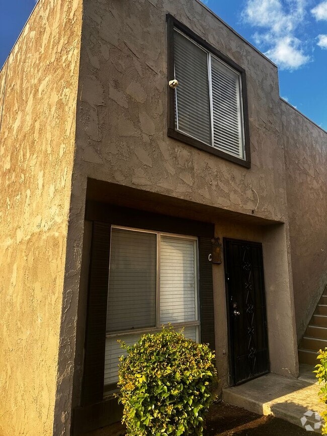 Building Photo - 6012 Almendra Ave