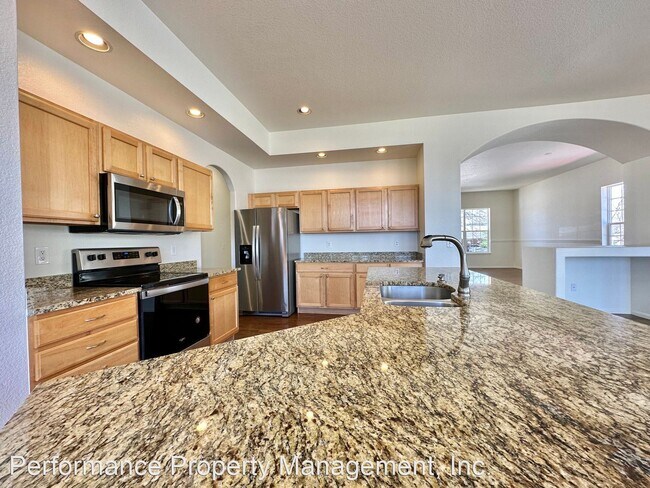Building Photo - 4 br, 3 bath House - 1907 Larson Ct