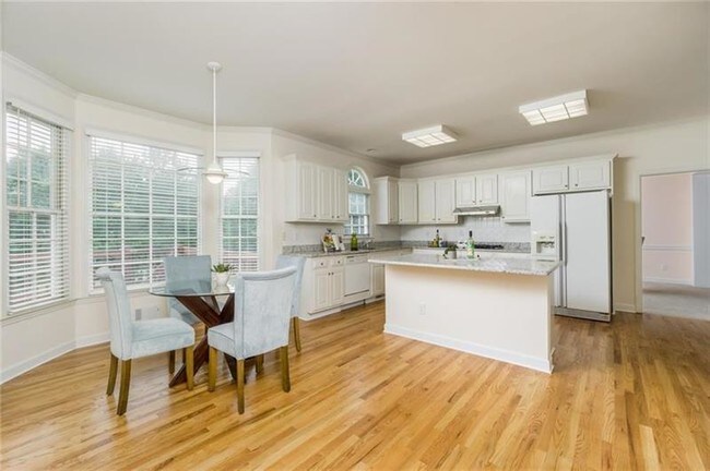 Foto del edificio - 2102 Kinsmon Dr