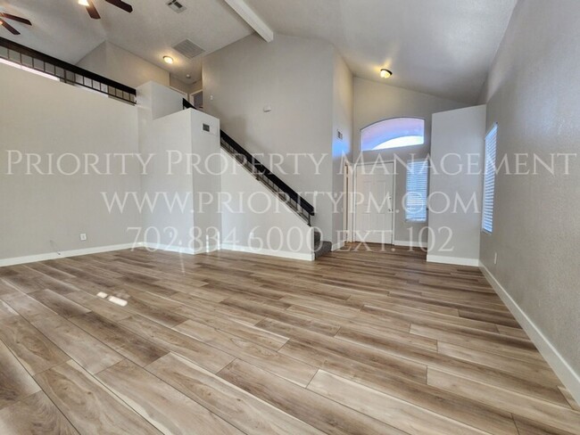 Foto del edificio - NEW! COMPLETELY REMODELED!  THIS GORGEOUS ...