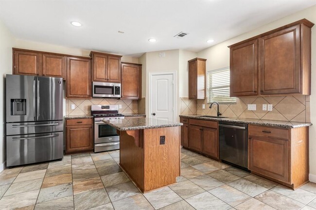 Building Photo - 328 Country Crossing Cir
