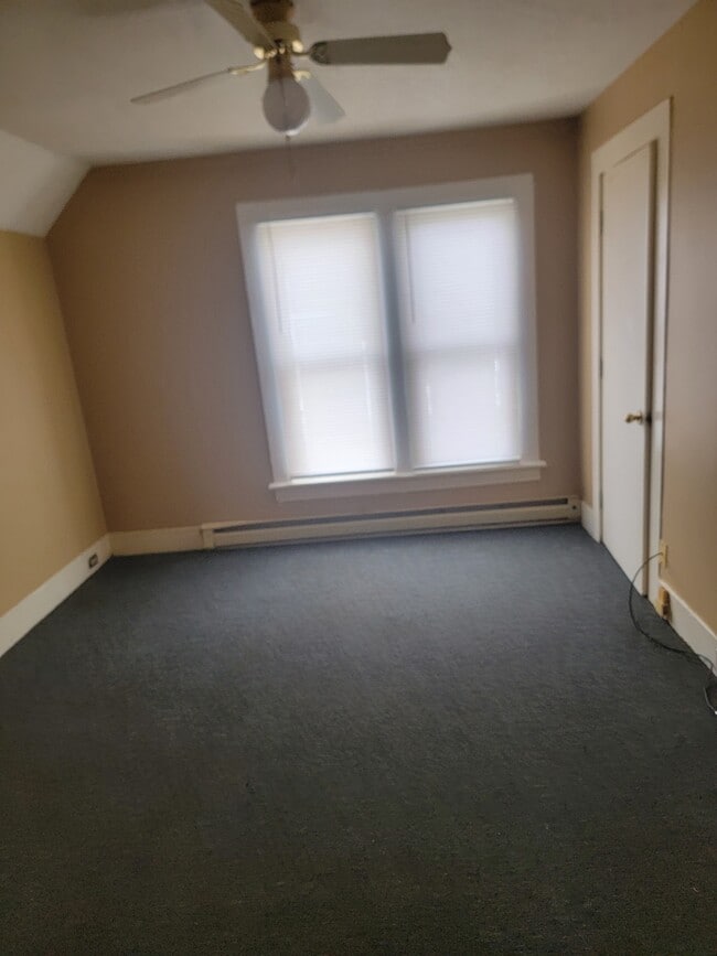 Building Photo - 123 Pearl St