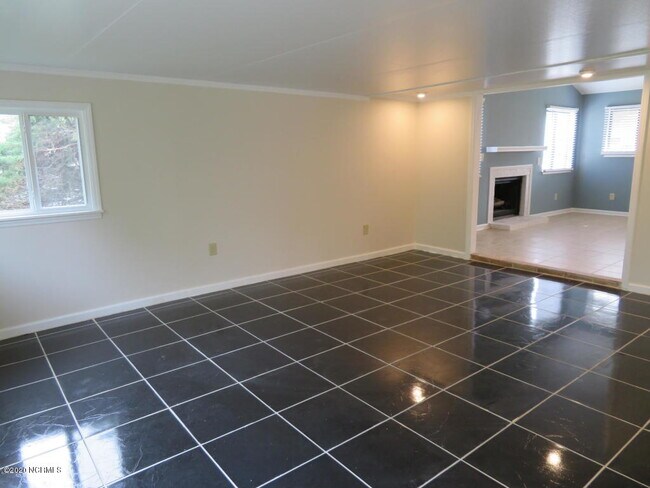 Building Photo - 147 Quarterdeck Townes
