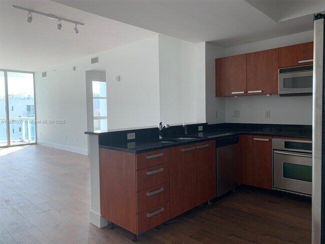 Foto del edificio - 3131 NE 188th St