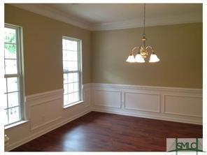 Foto del edificio - 5 bed 3 bath Home with a Fenced Yard and Hot Tub