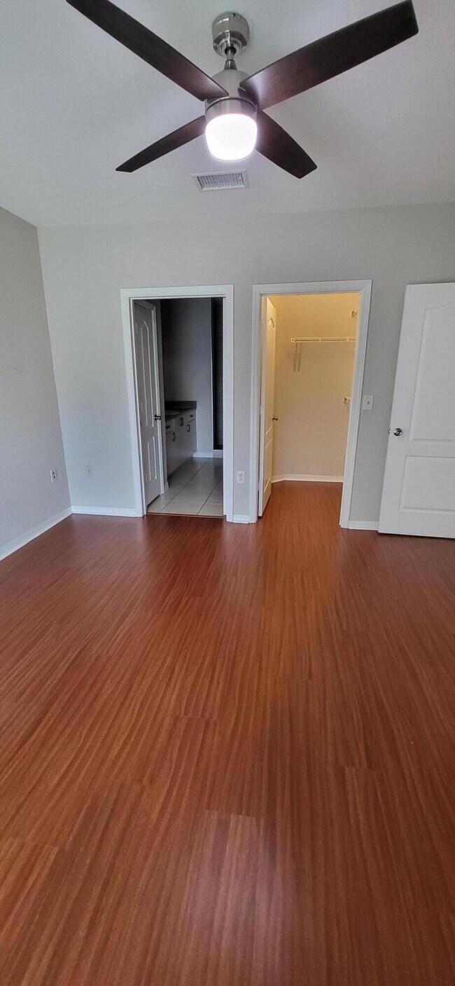 Foto del edificio - 128 SW Peacock Blvd