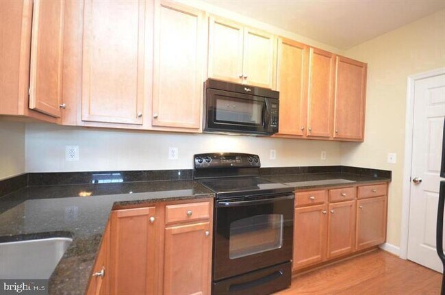 Foto del edificio - 6161 Willow Pl