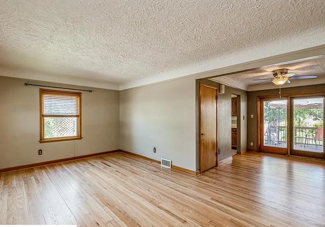 Building Photo - 1321 Merle Hay Rd