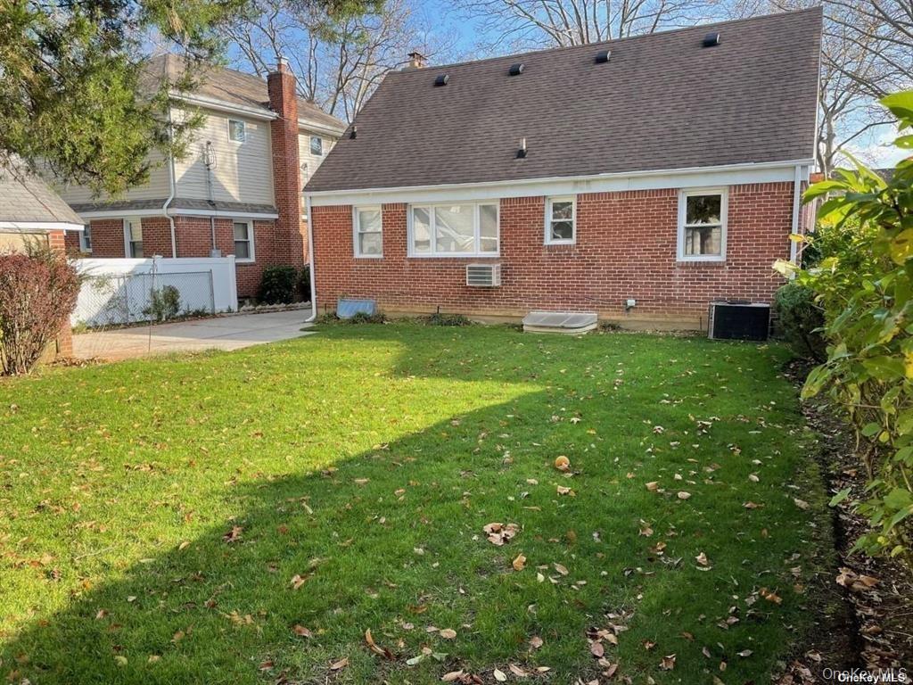 Building Photo - 46 Beechwood Ln