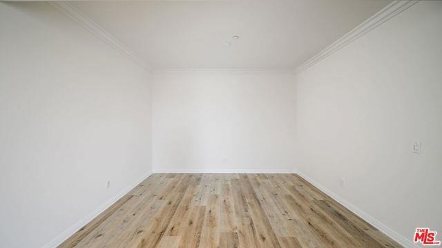 Foto del edificio - 9401 Alcott St