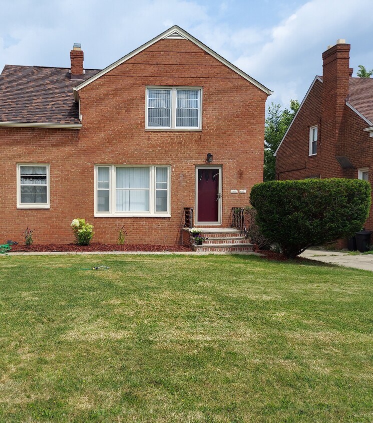 Primary Photo - 13685 Cedar Rd