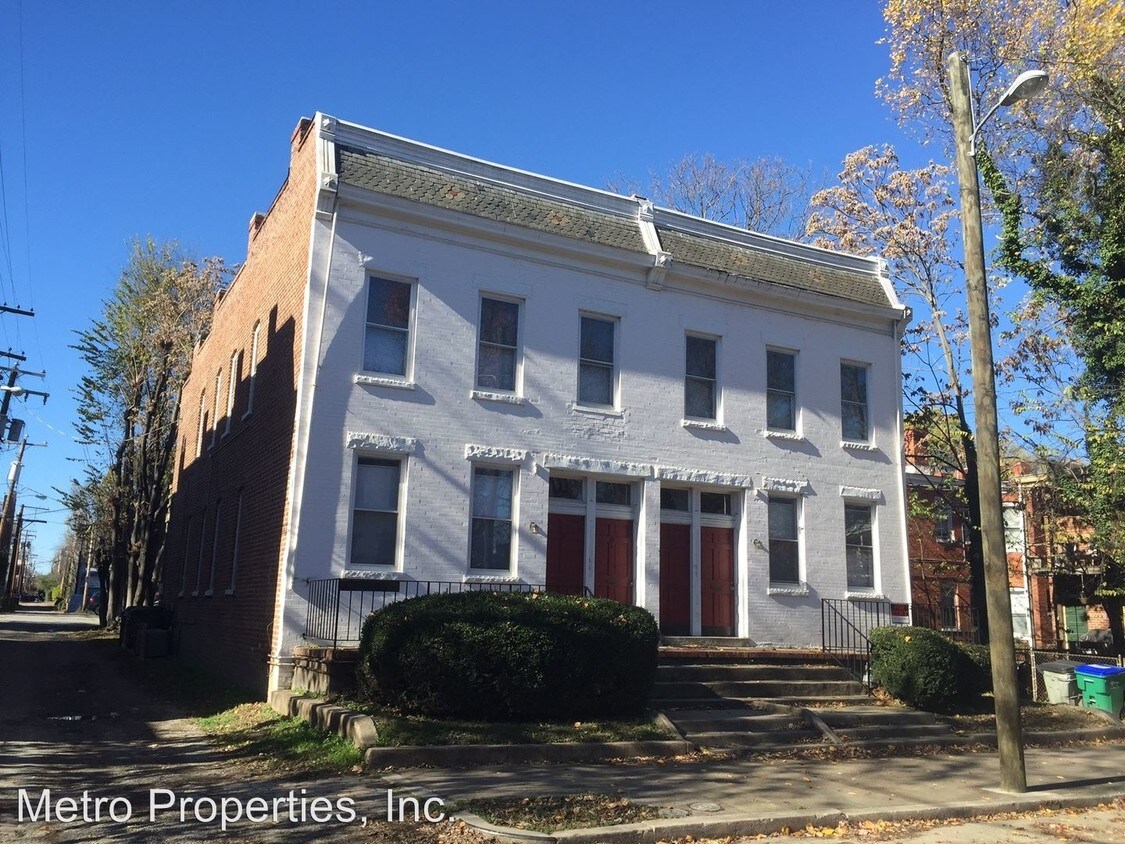 Primary Photo - 10-12 N Shields Ave