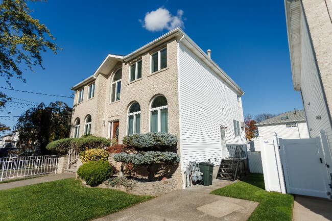 Foto del edificio - 599 Wilson Ave