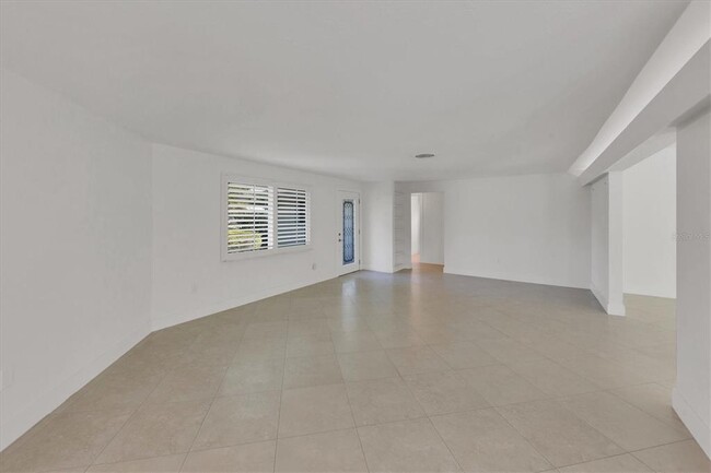 Building Photo - 600 Buttonwood Dr