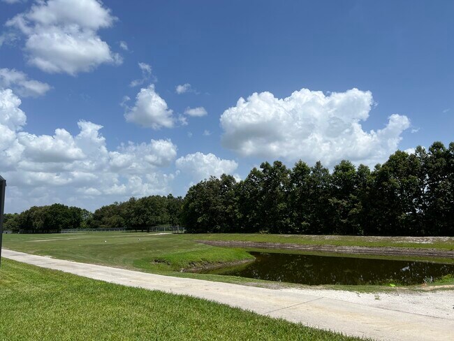 Foto del edificio - 1198 Sawgrass Dr