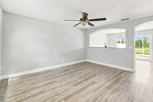 Building Photo - 1365 Carey Glen Cir
