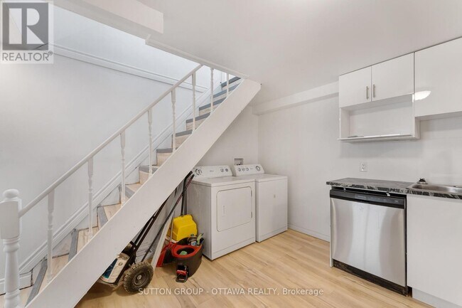 Building Photo - 20 Dundegan Dr