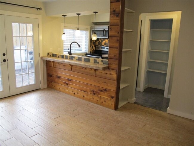 Foto del edificio - 2717 Parker Ln