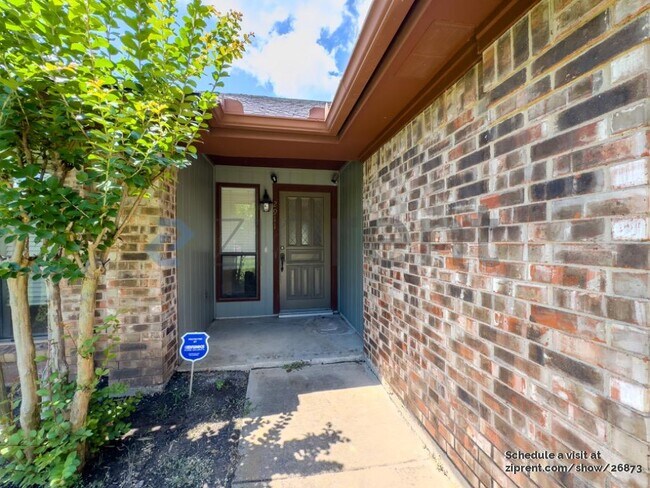 Building Photo - 2911 Rambling Dr