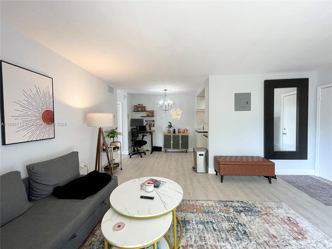 Foto principal - 1620 West Ave