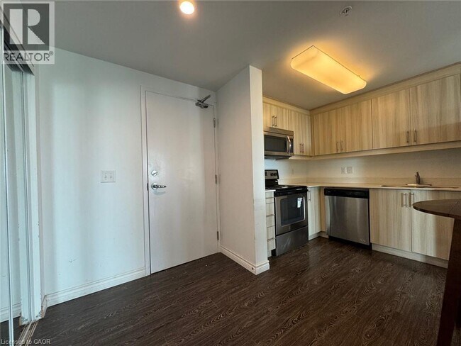 Photo du bâtiment - 158 King St N