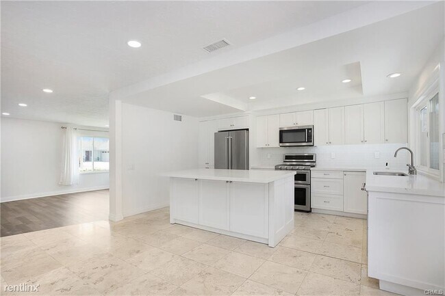 Building Photo - 5 br, 3 bath House - 33361 Marina Vista Dr