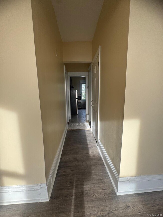 Building Photo - 141 Voss Ave