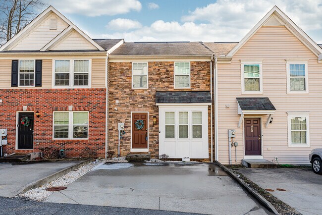 Foto del edificio - 243 Raven Run