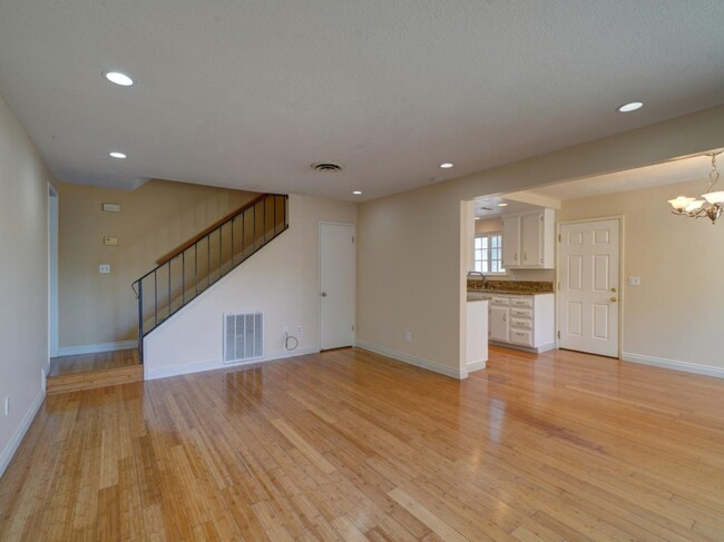 Foto del edificio - 1750 Prefumo Canyon Rd