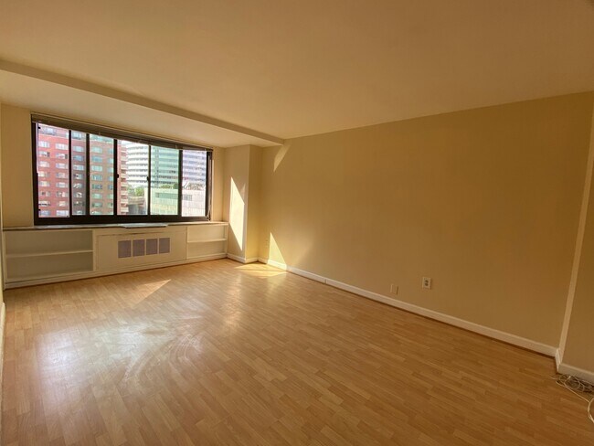 Foto del edificio - 1021 Arlington Blvd