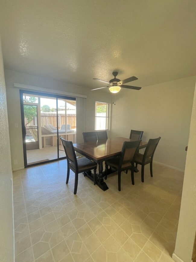 Building Photo - 4929 Sparrow Hawk Ln