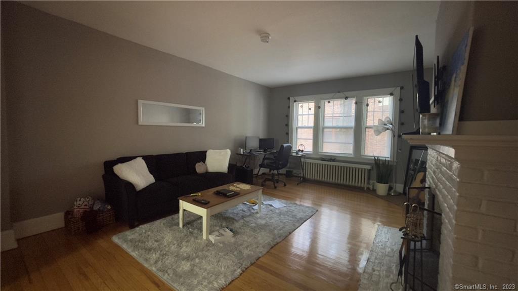 Foto principal - 814 Farmington Ave