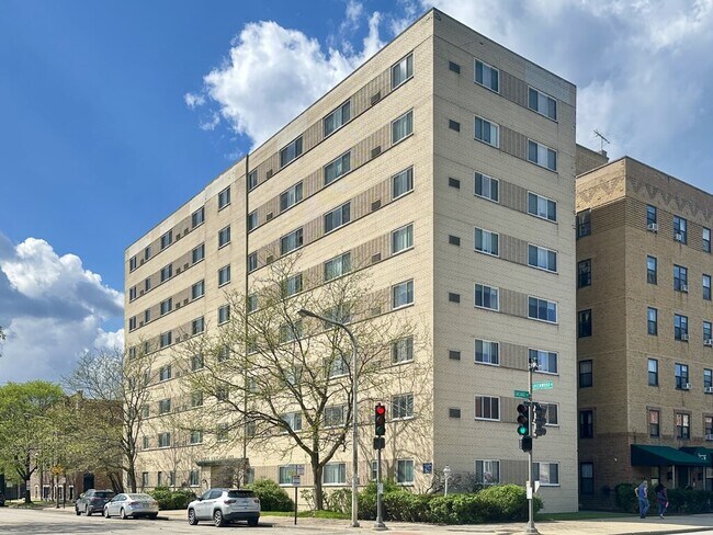Building Photo - 1400 Chicago Ave