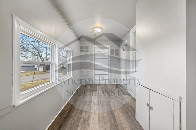 Foto del edificio - AVAILABLE NOW CRESTLINE HOME