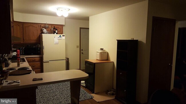 Building Photo - 71 Mountain St