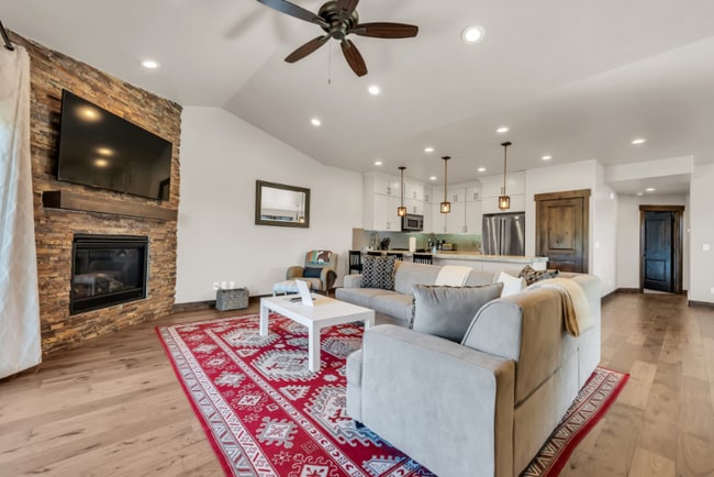 Building Photo - 14434 N Buck Horn Trail