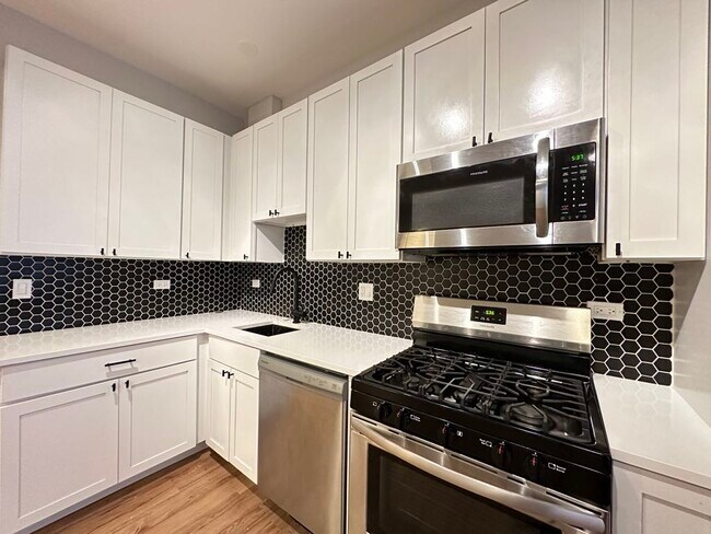 Foto del edificio - 659 W Wrightwood Ave