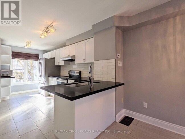 Photo du bâtiment - 1173 Craven Rd
