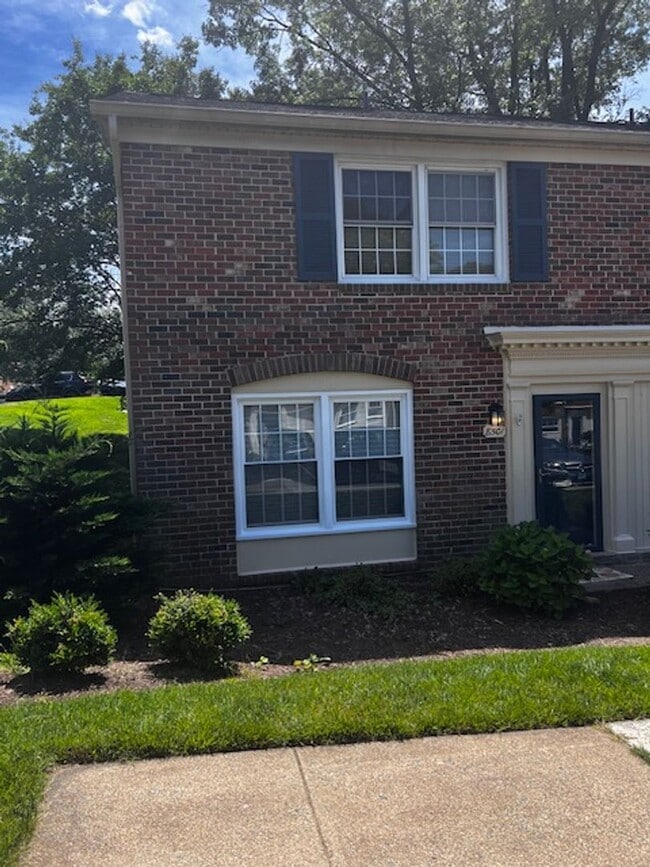 Building Photo - 8501 Westover Ct