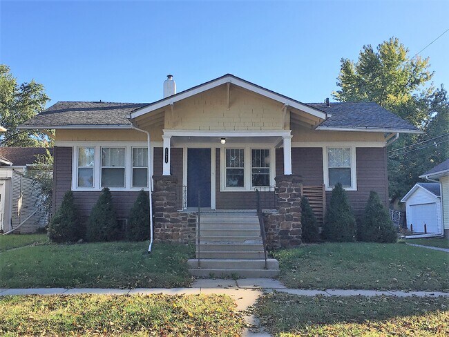 Building Photo - 1325 Harrison Avenue
