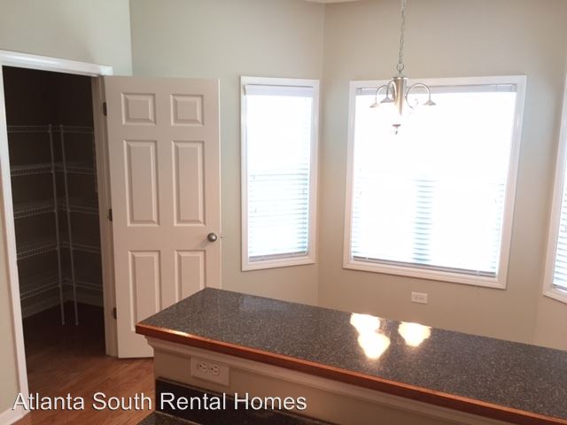 Foto del edificio - 10 Camden Village Dr